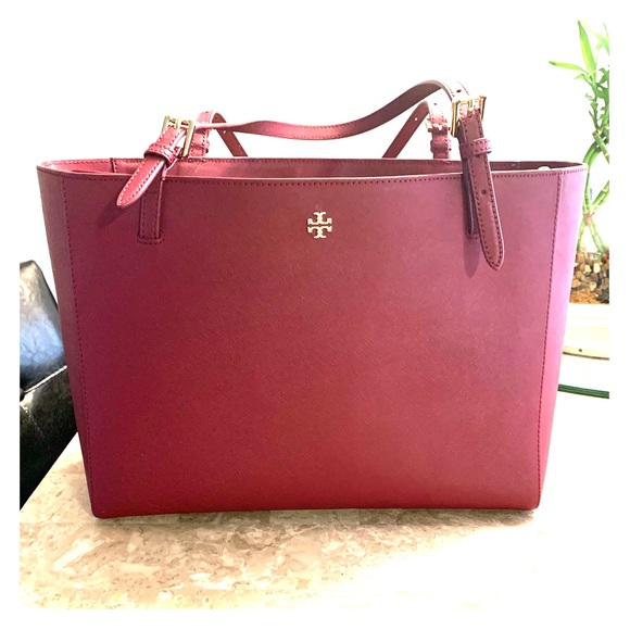 Tory Burch Handbags - Tory Burch - Emerson Large Buckle Tote  Authentic!